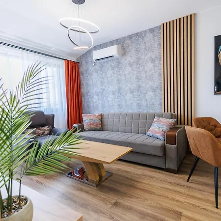 Boulevard Hotel *