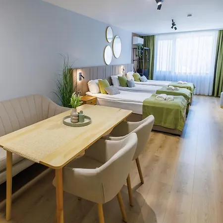 Boulevard Hotel *